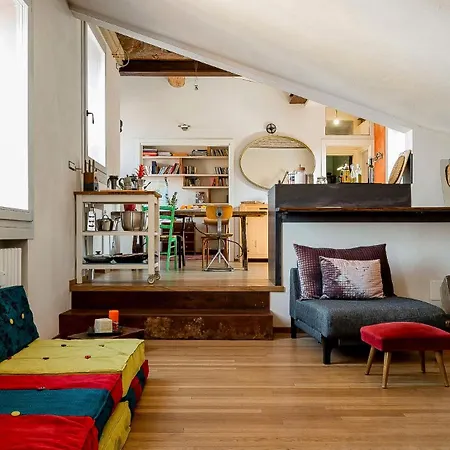 Bright And Peaceful Apartment In Historic Palazzo Bologna Exterior photo