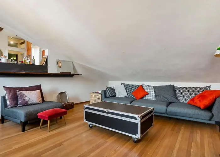 Bright And Peaceful Apartment In Historic Palazzo