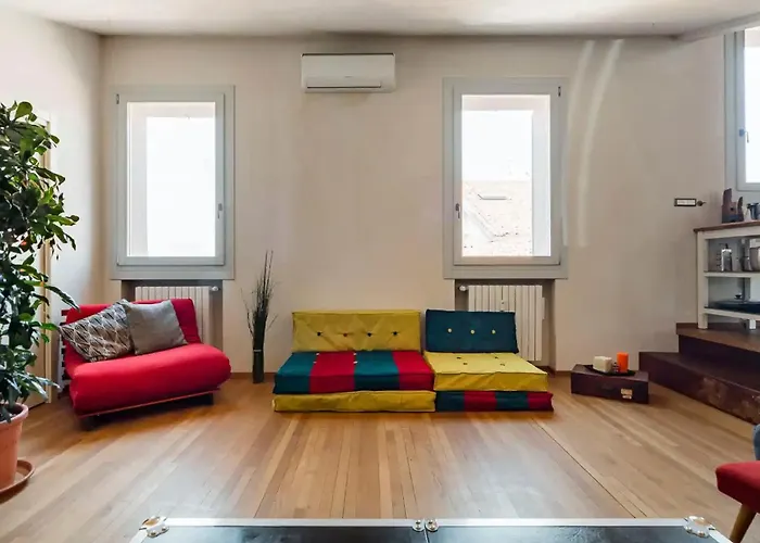 Bright And Peaceful Apartment In Historic Palazzo